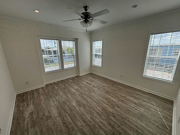 5th image of 561 Plaza Del Sol N