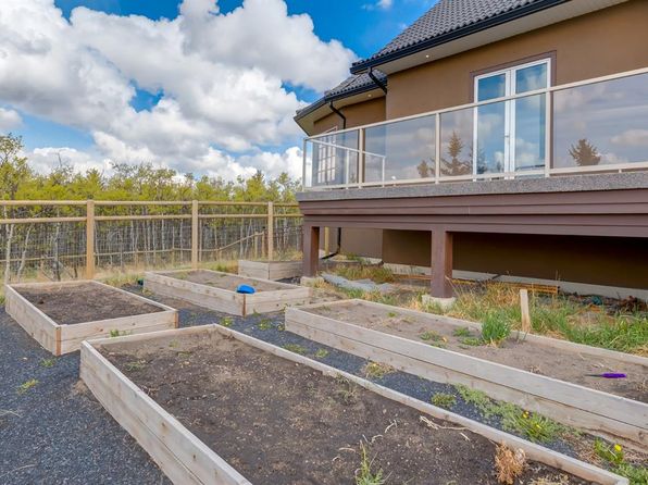 43 NE Westbluff Rdg, Rocky View County, AB T3Z 3P2