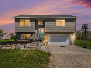 7864 County Farm Rd, Greenville, MI 48838