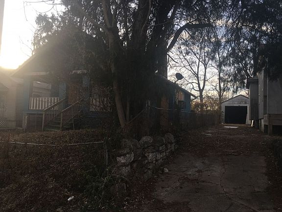 4th image of 5615 Paloma Ave