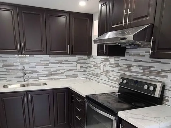 4 Red Stag Rd, Brampton, ON L6R 1G8