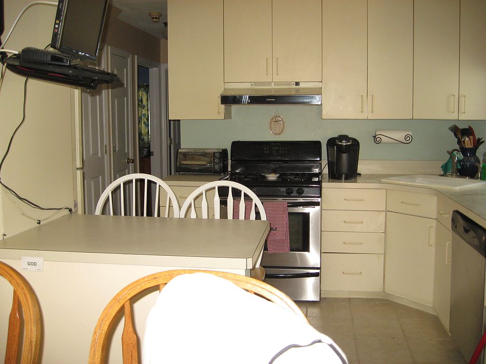 1st image of 12 Canby Ct