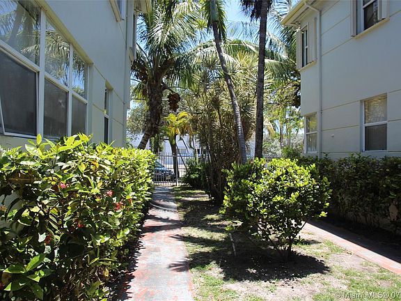 4th image of 1275 Marseille Dr #37