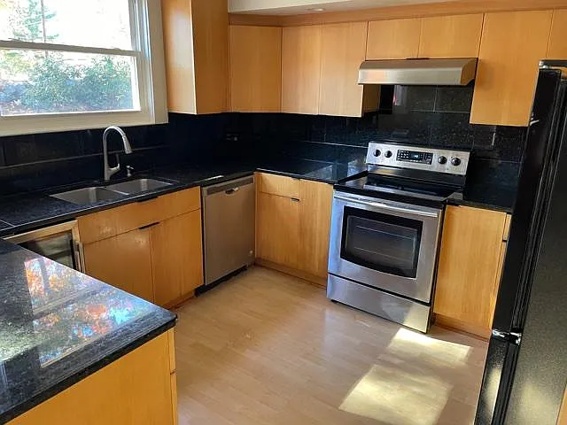 Tuttle Dr — Photo 18