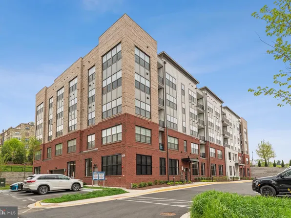 104 Saint Ives Pl #30601, Oxon Hill, MD 20745