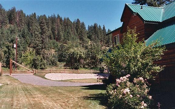 4th image of 1894 Orchard Dr N