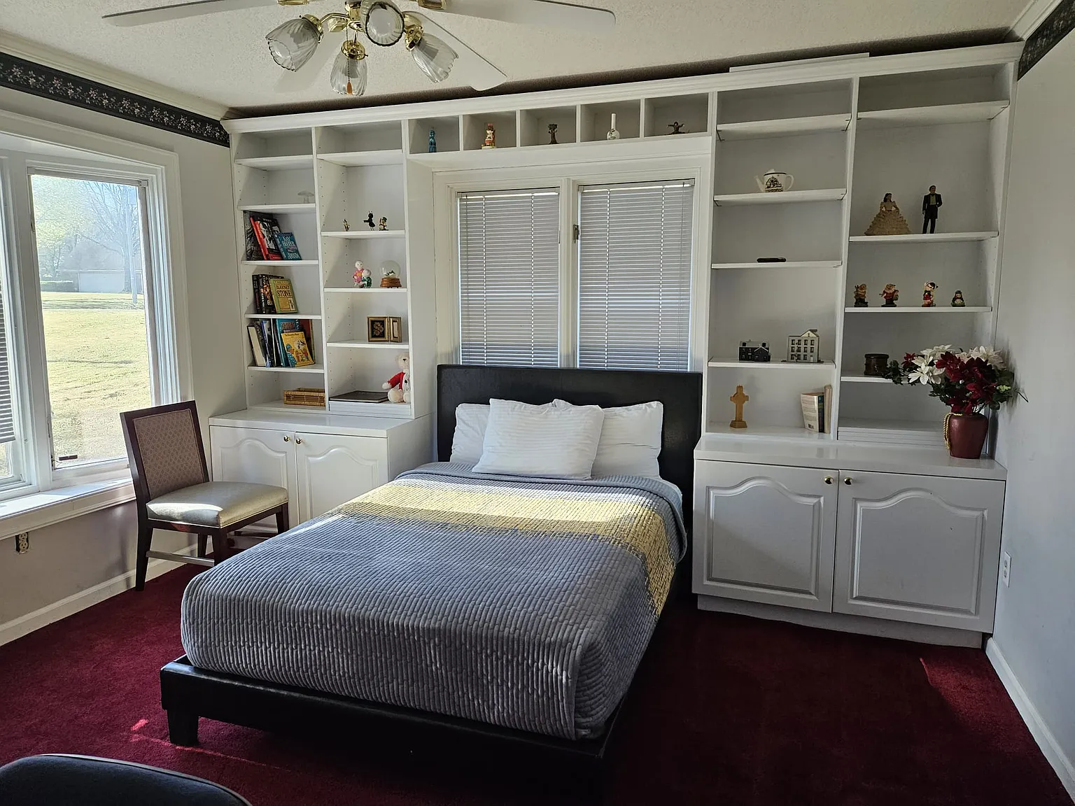 10 bed, 3704 sqft, $12,495 — Photo 3