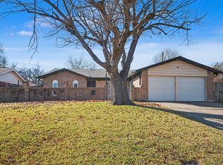 2002 Cottie Ln, Arlington, TX 76010