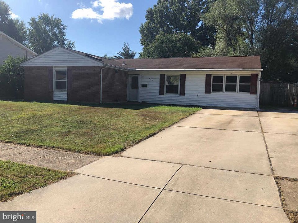 2nd image of 810 Foxwell Rd