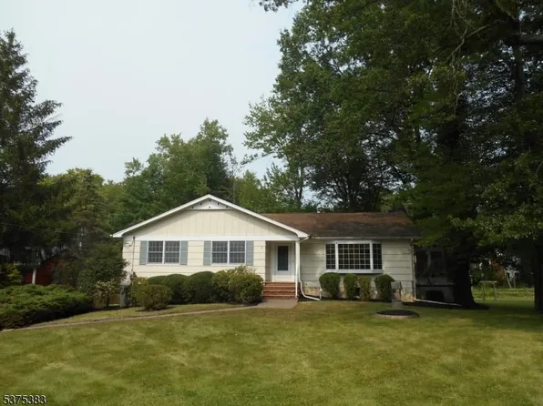 4 Sage Dr, Warren, NJ 07059