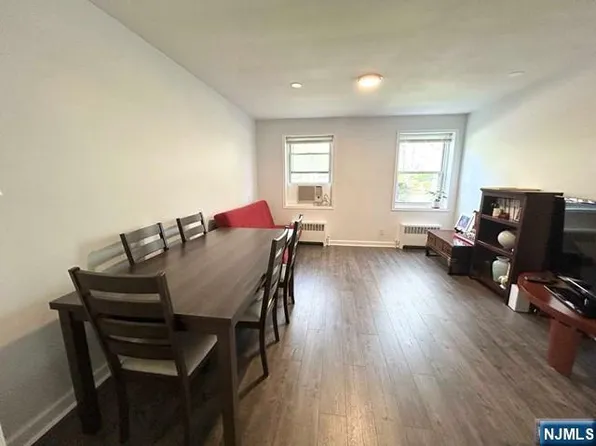 2320 Linwood Ave APT 1E, Fort Lee, NJ 07024