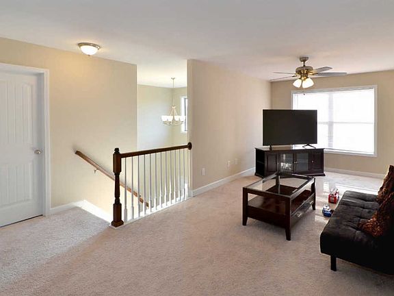 5th image of 760 Halford Pl