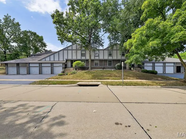 2368 Seven Pines Dr Unit 2, Saint Louis, MO 63146