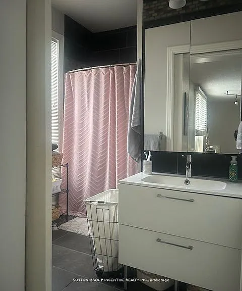 322 Codrington St #3 — Photo 2