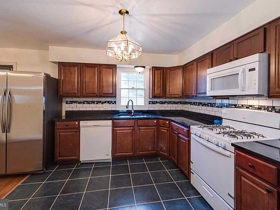 4th image of 12600 Calvert Hills Dr