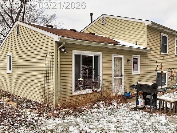 4th image of 2202 Cook Ct
