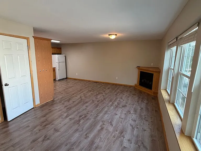 1123 SE Village View Ln — Photo 11