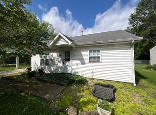818 Fairview Dr, Columbus, IN 47201