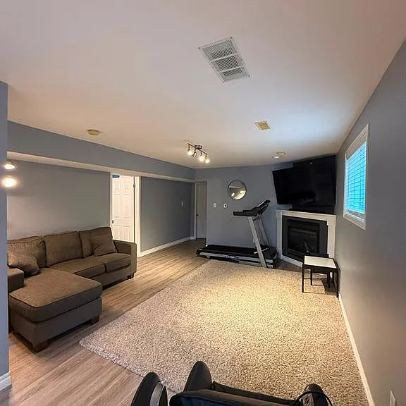 1509 Durocher Dr — Photo 23