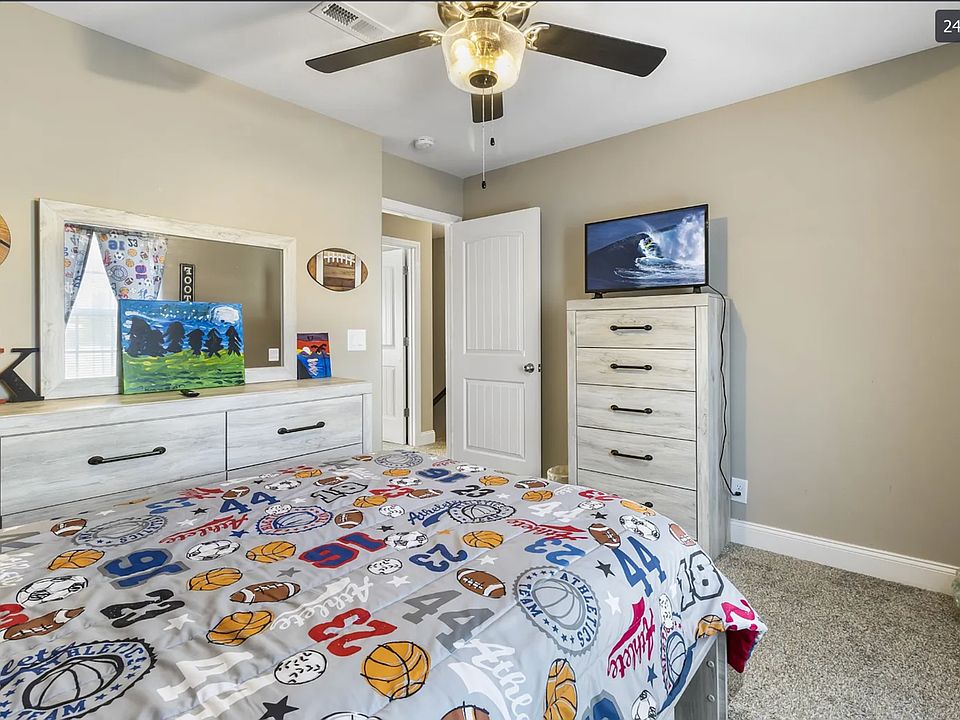 2nd image of 1373 Sussex Dr #2