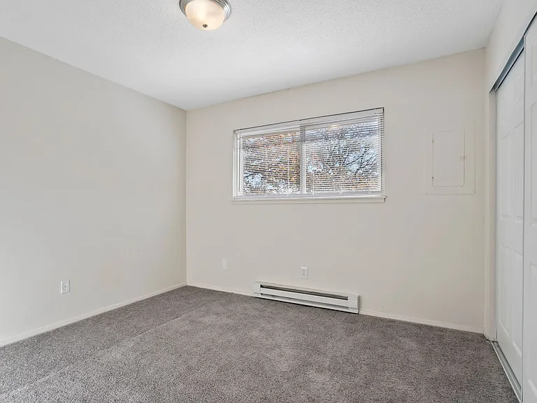 Emerald Grove Apartments — Photo 9