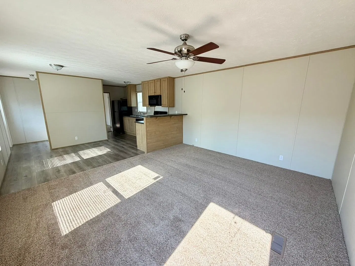 3 bed, 1056 sqft, $1,209 — Photo 3