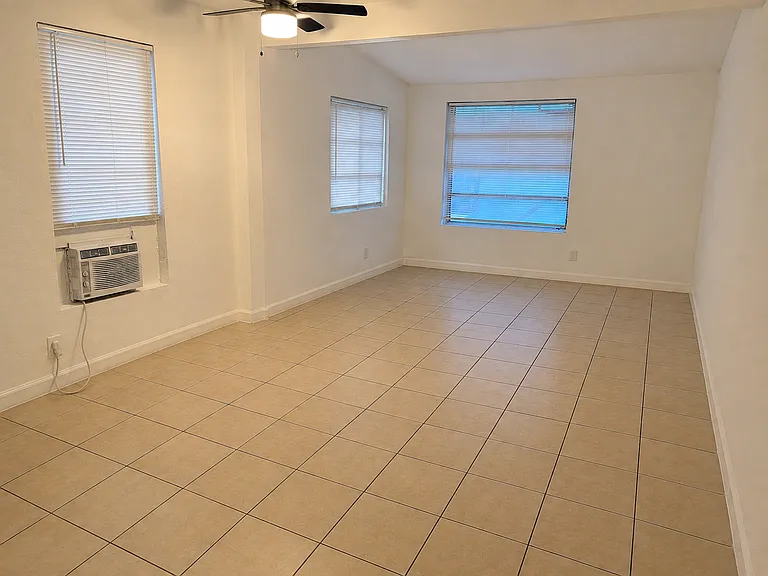 177 NE 53rd St #U — Photo 2