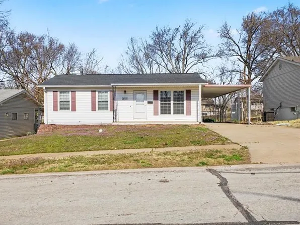 5319 Ville Angela Ln, Hazelwood, MO 63042