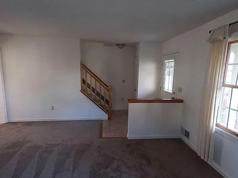 9 Wisteria Ln — Photo 7