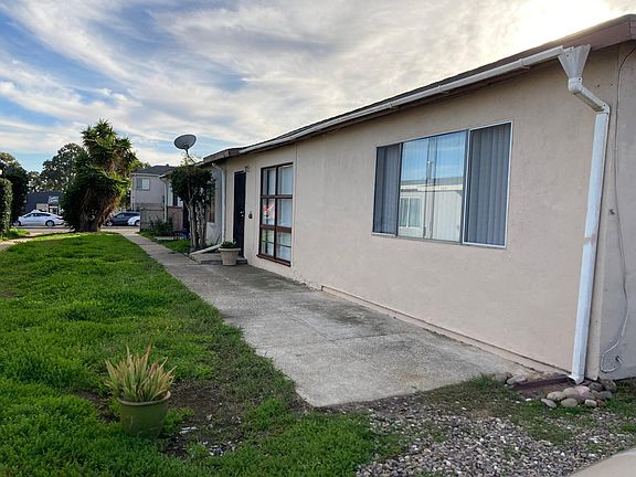 2nd image of 4460 Clairmont Mesa Blvd #4460