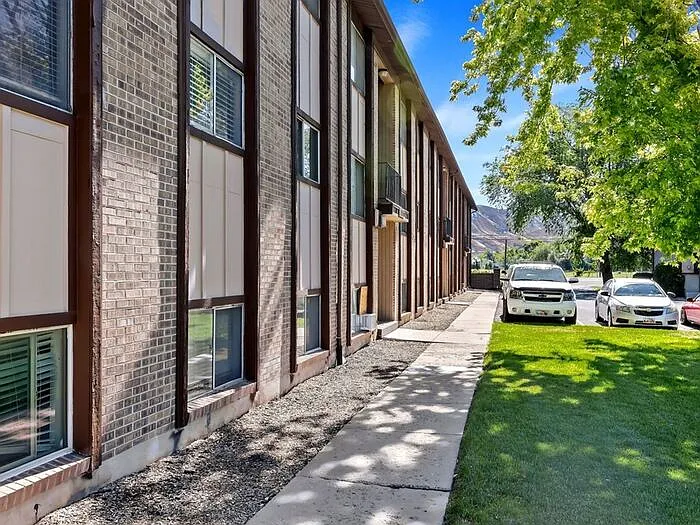 1355 N Redwood Rd #13 — Photo 18