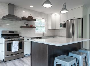 140 Meadow Wood Dr, Harbor Springs, MI 49740