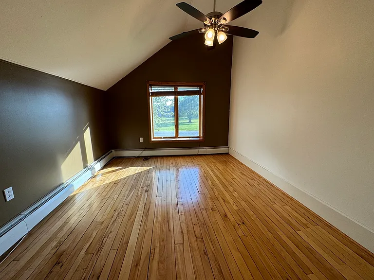 6121 Clinton St — Photo 10