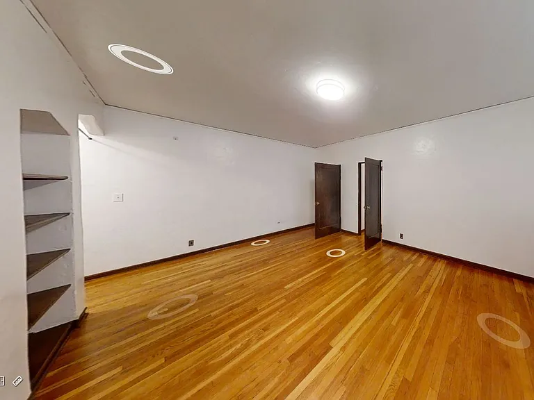 1717 Oxford St — Photo 11