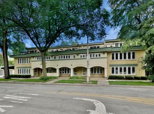 245 S Oak Park Ave, Oak Park, IL 60302