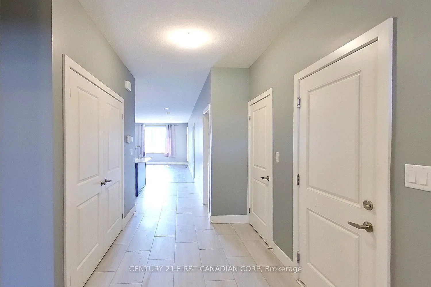 3 bed, $2,700 — Photo 2