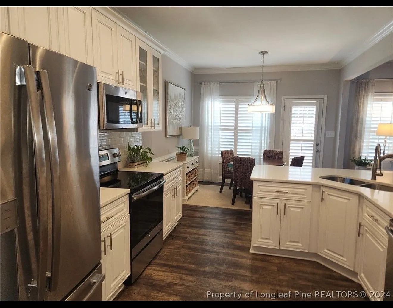 3 bed, 2243 sqft, $3,000 — Photo 1