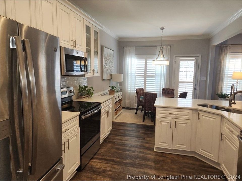 1st image of 2412 Thorngrove Ct