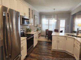 2412 Thorngrove Ct, Fayetteville, NC 28303