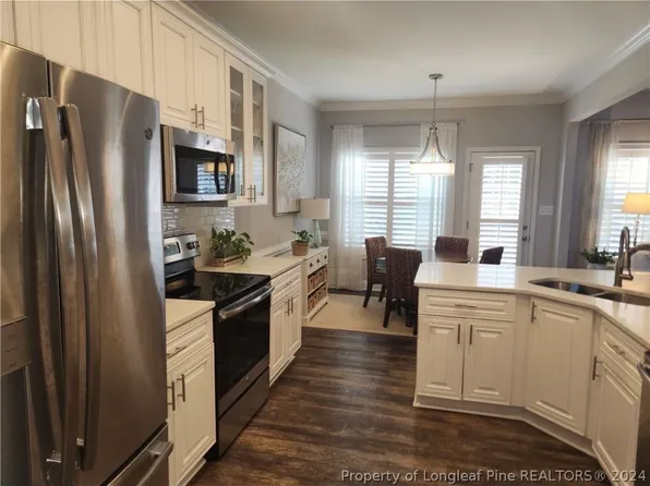 2412 Thorngrove Ct, Fayetteville, NC 28303