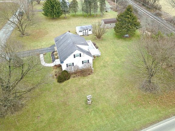 4th image of 18 Danton Dr