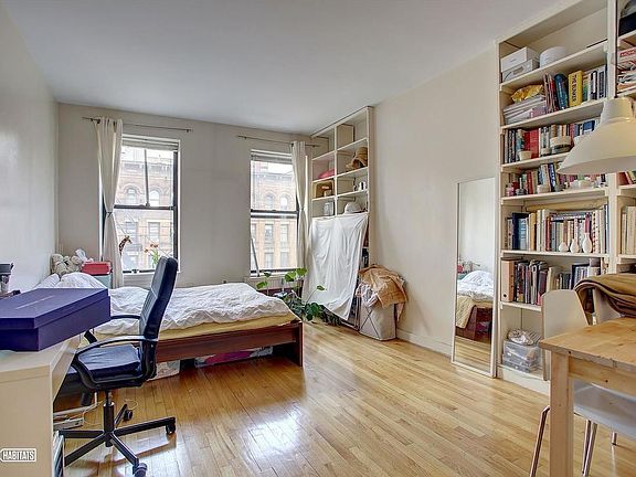 5th image of 423 Amsterdam Ave APT 4A