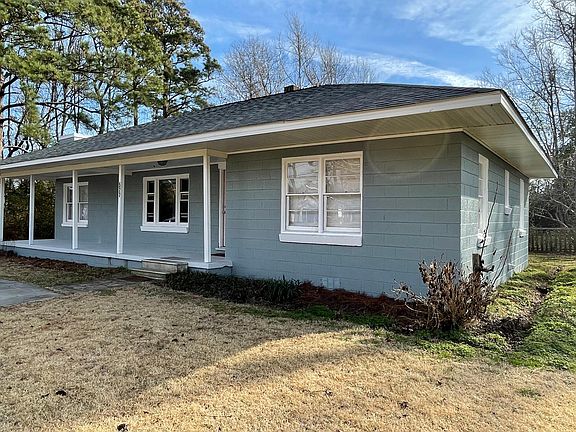 Newly painted outside.