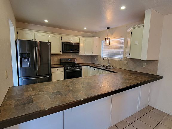5th image of 1212 Desert Dawn Dr