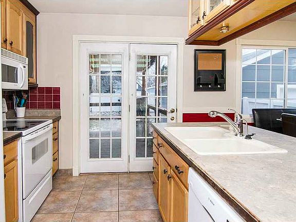 5th image of 2160 Concord Dr