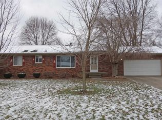 810 Sunflower Dr, Chesaning, MI 48616