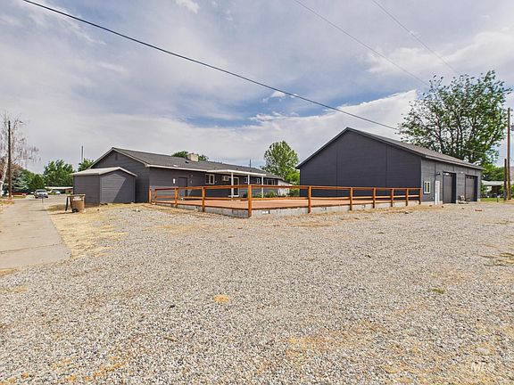2nd image of 1315 Vista Dr