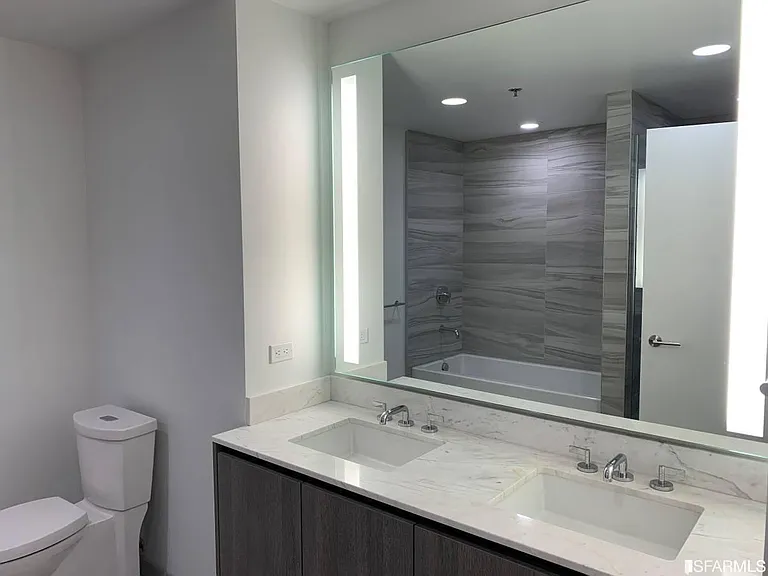 201 Folsom St #7G — Photo 8