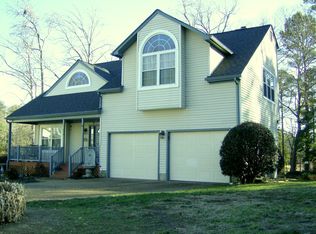 315 Summerlake Ln, Newport News, VA 23602