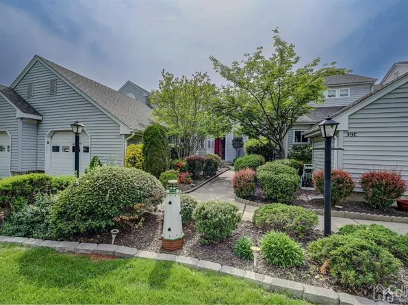 39 E Canterbury Dr #D, Monroe Township, NJ 08831